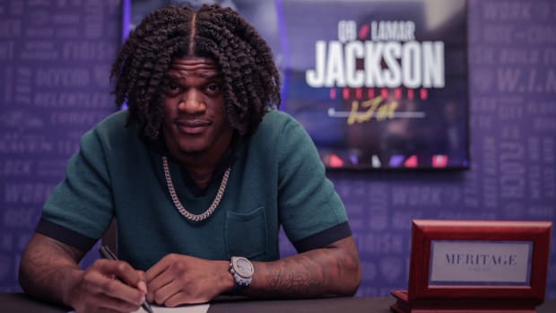 lamar jackson signs
